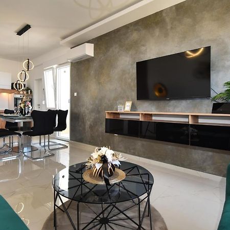 Apartman Nella With Sea Wiew Zara Esterno foto
