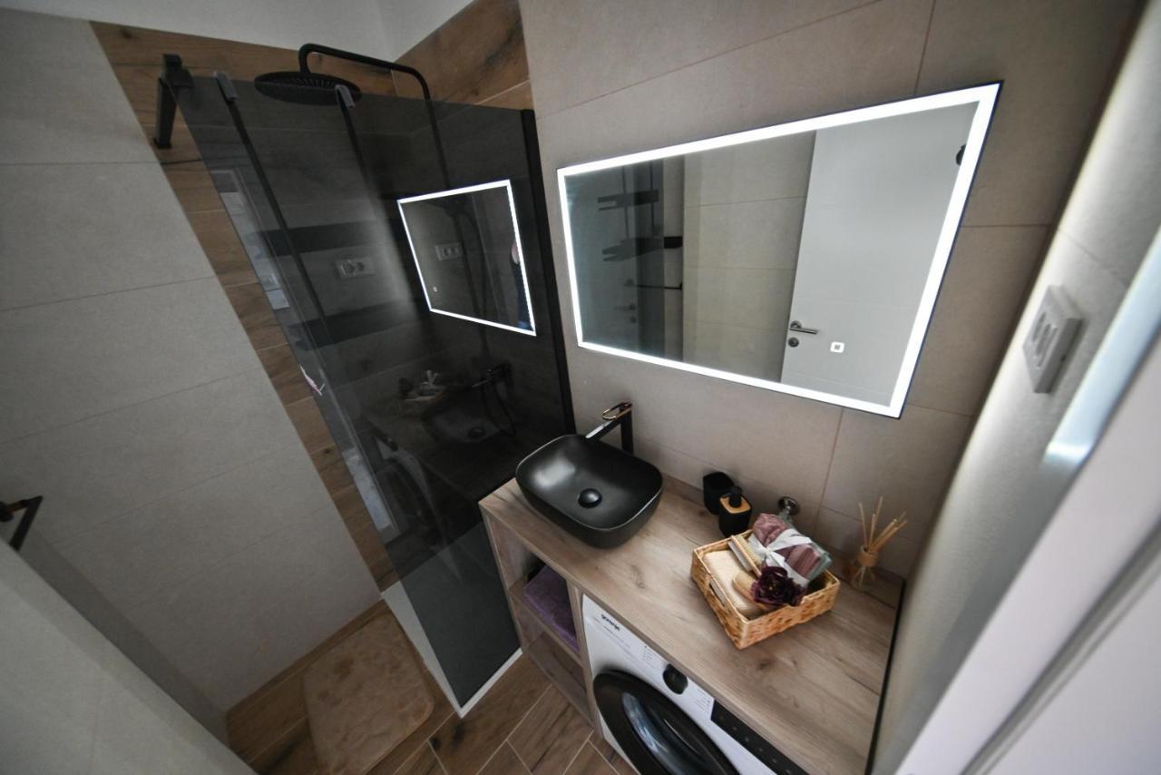 Apartman Nella With Sea Wiew Zara Esterno foto