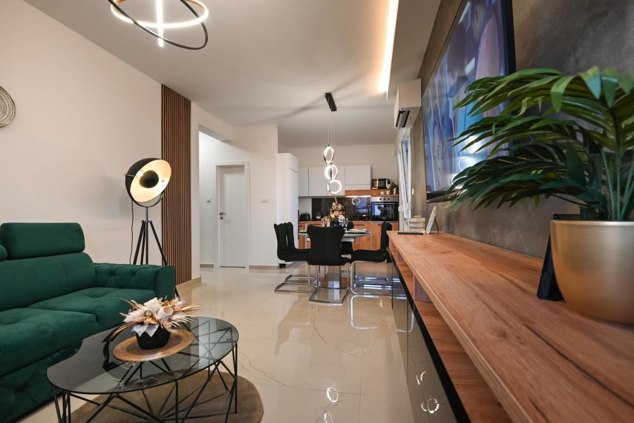 Apartman Nella With Sea Wiew Zara Esterno foto